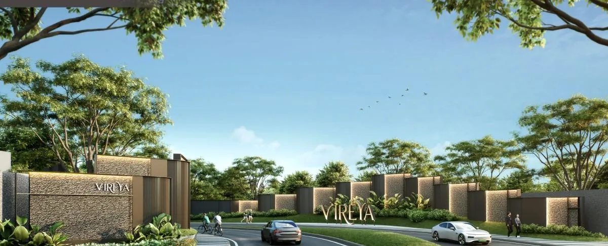 Gerbang South Gate Vireya dengan papan nama dan jalan masuk